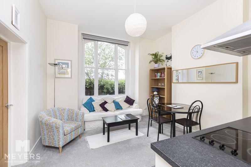 West Cliff Studios, 11 Durley Gardens, Bournemouth, BH2 1 bed apartment