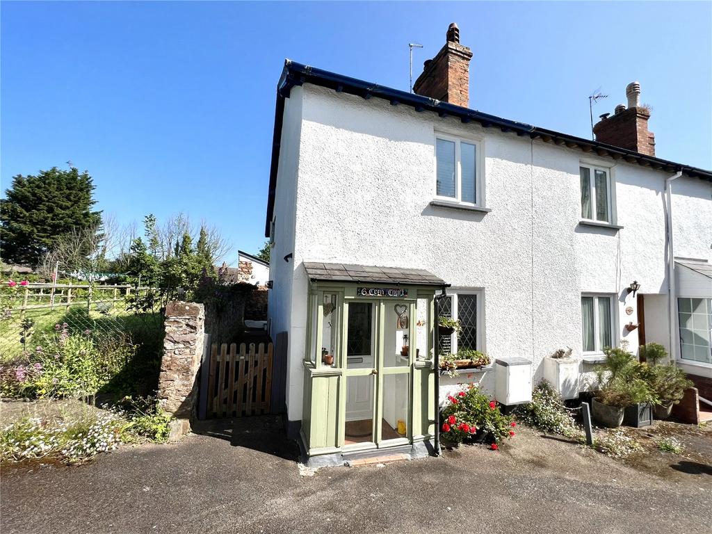 Cefn Court, Manor Road, Minehead, Somerset, TA24 1 bed end of terrace