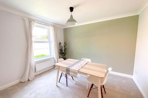 8 Chestnut Parade, Shepton Mallet, BA4 4DW