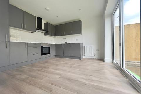 3 bedroom end of terrace house for sale - Kinross Crescent, Luton, Bedfordshire, LU3 3JT