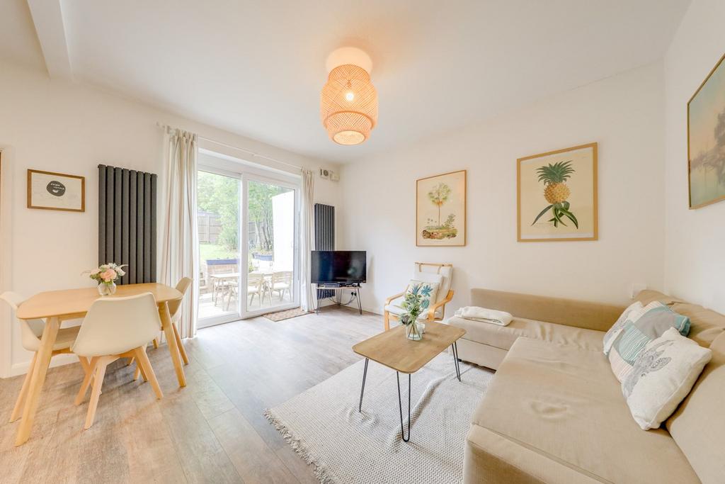 Como Road, Forest Hill, London, SE23 2 bed flat for sale £425,000