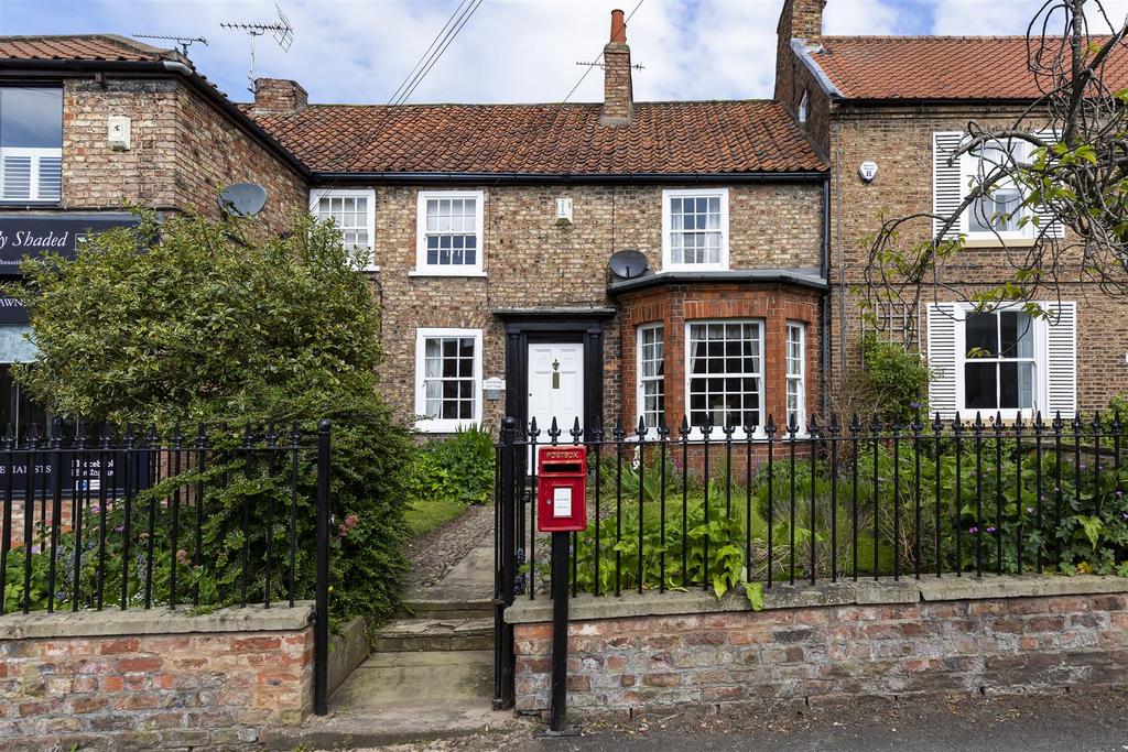 Main Street, Stamford Bridge, York 3 bed cottage £525,000