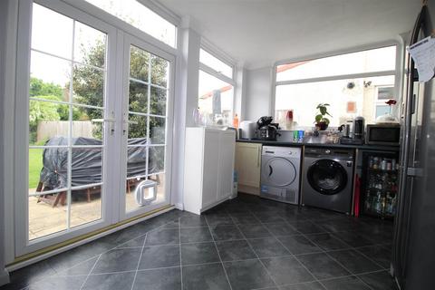 15 Poole Road, Epsom, KT19 9SQ