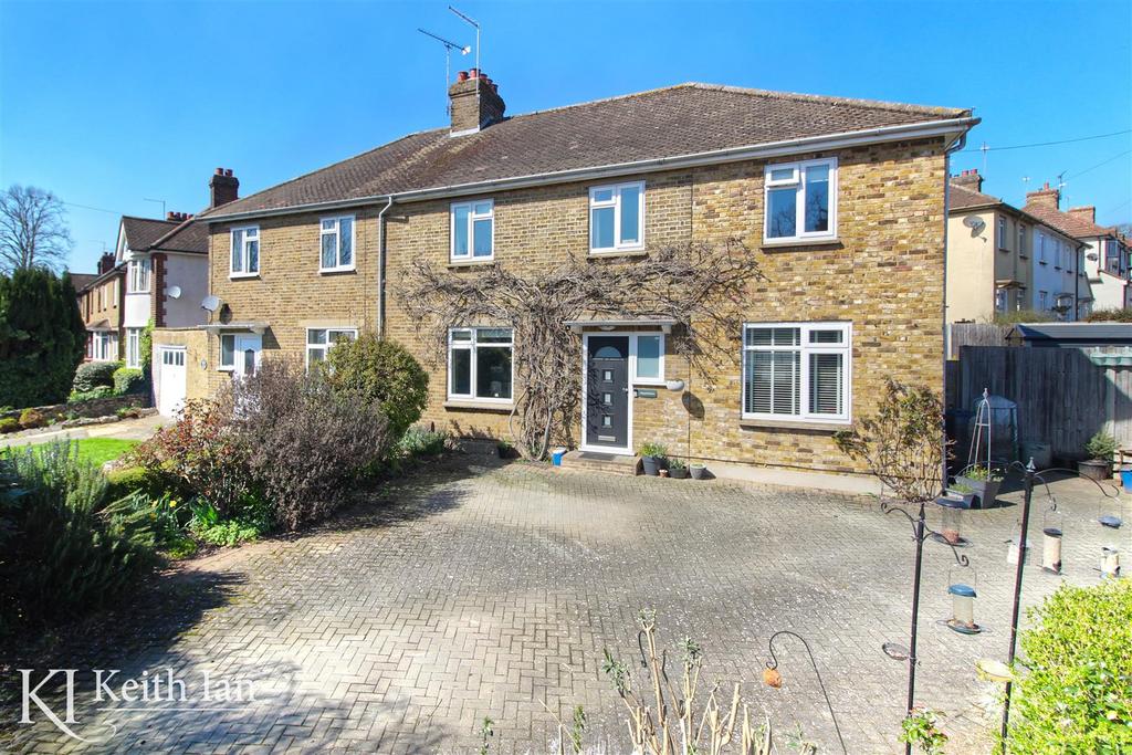 Fanshawe Crescent, Ware 4 bed semidetached house for sale £700,000