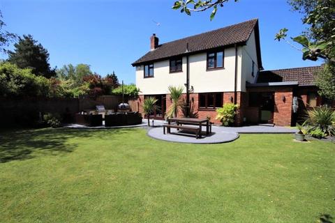 2 Cedar Way, Ferndown, BH22 9UF