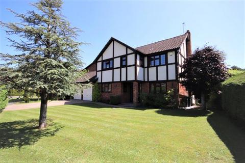 2 Cedar Way, Ferndown, BH22 9UF