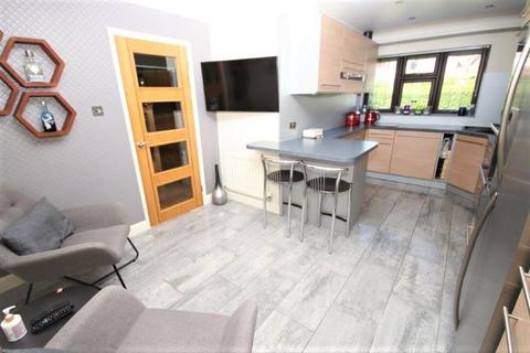 2 Cedar Way, Ferndown, BH22 9UF