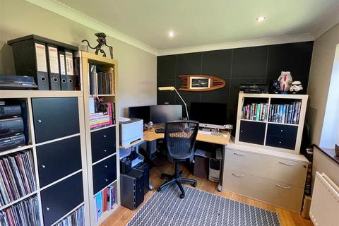 2 Cedar Way, Ferndown, BH22 9UF