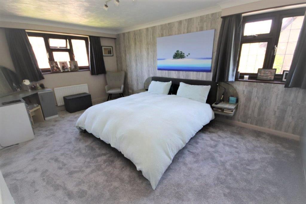 Cedar Way bedroom 1.jpg