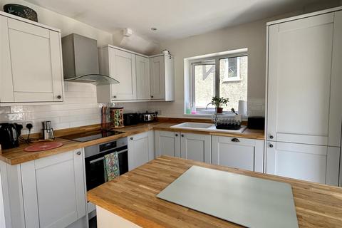 3 Grantson Close, Bristol, BS4 4NA