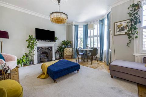 3 bedroom flat for sale, Thornbury Road, Isleworth