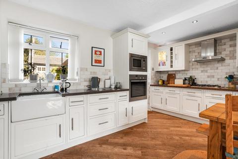 10 Bondgate, Harewood, Leeds, LS17 9LN