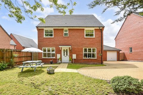 4 bedroom detached house for sale, Draper Close, Andover