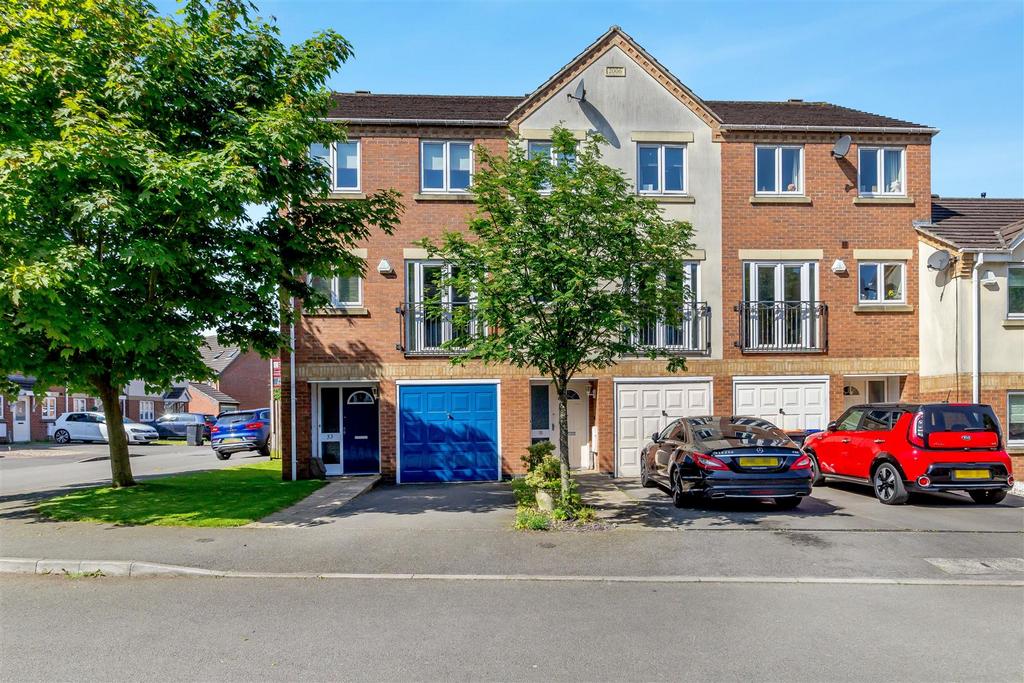 Ashleigh Avenue, SuttoninAshfield 4 bed townhouse for sale £200,000