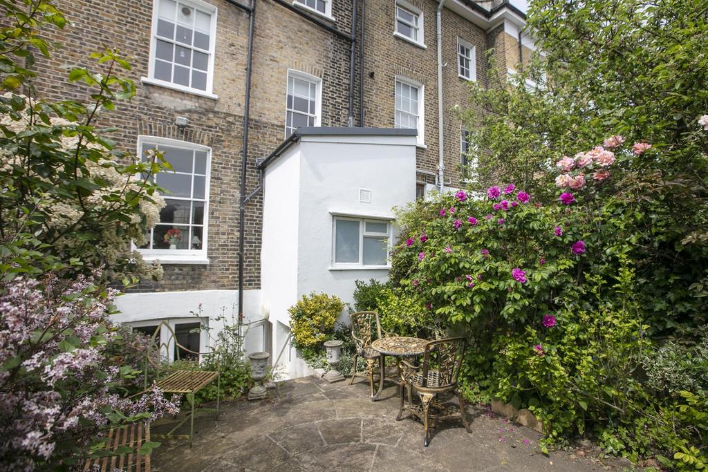 Sutherland Square, Walworth, SE17 4 bed terraced house £1,250,000