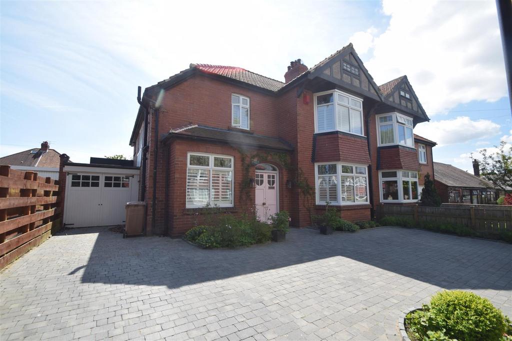 Beechwood Avenue, Monkseaton 3 bed semidetached house for sale £625,000