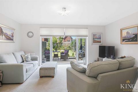 2 Arrow Close, Salford Priors, Evesham, WR11 8AG