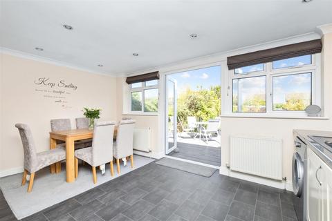 39 Laines Road, Steyning, BN44 3LL