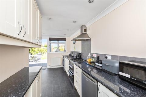 39 Laines Road, Steyning, BN44 3LL
