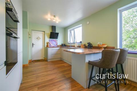 35 Greenside Avenue, Blackburn, BB2 4TG