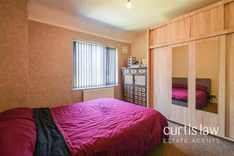 35 Greenside Avenue, Blackburn, BB2 4TG