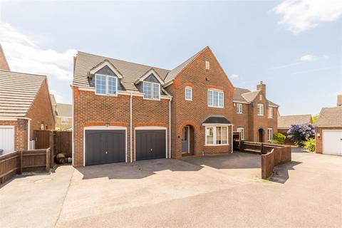 5 bedroom detached house for sale - Orchid Close, Bicester