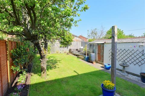 64 Crossways, York, YO10 5JQ