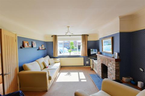 64 Crossways, York, YO10 5JQ