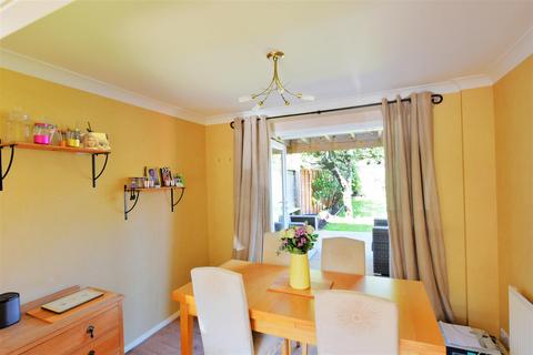 64 Crossways, York, YO10 5JQ