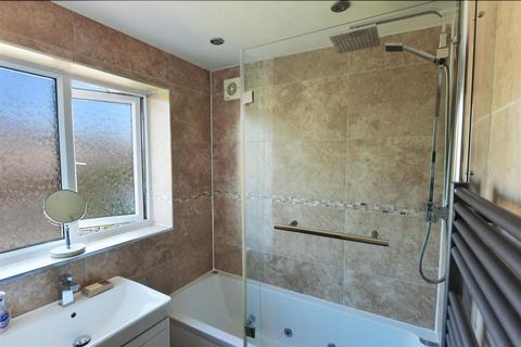 64 Crossways, York, YO10 5JQ