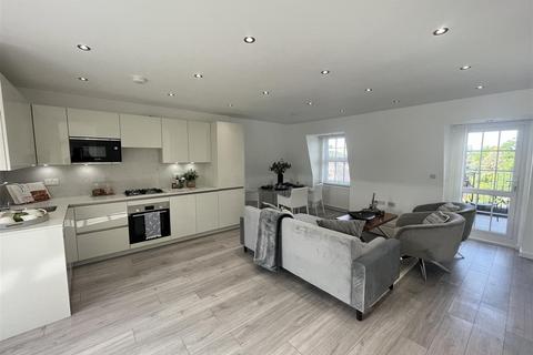 2 bedroom flat for sale - High Street, Southgate