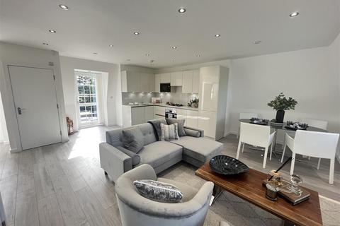 2 bedroom flat for sale - High Street, Southgate