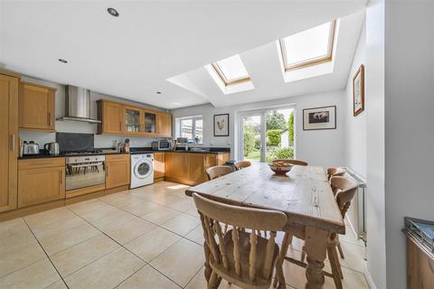 10 Chesholt Close, Fernhurst, Haslemere, GU27 3EB