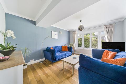 10 Chesholt Close, Fernhurst, Haslemere, GU27 3EB