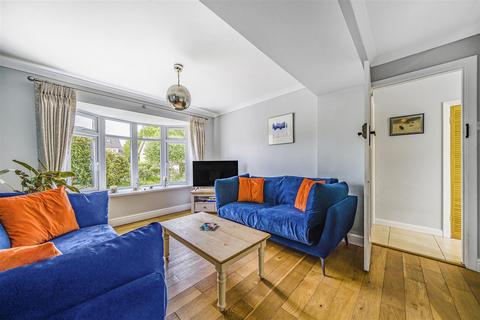10 Chesholt Close, Fernhurst, Haslemere, GU27 3EB