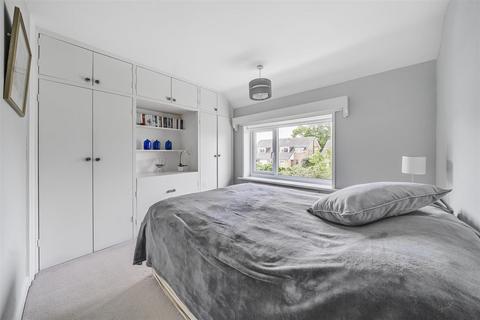10 Chesholt Close, Fernhurst, Haslemere, GU27 3EB