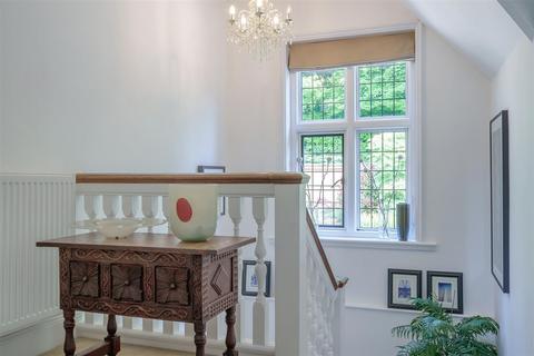 Woodridings Beech Road, Haslemere, GU27 2BX
