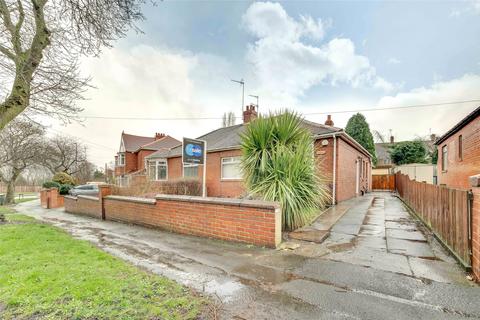 2 bedroom bungalow for sale - High Heworth Lane, Heworth, NE10