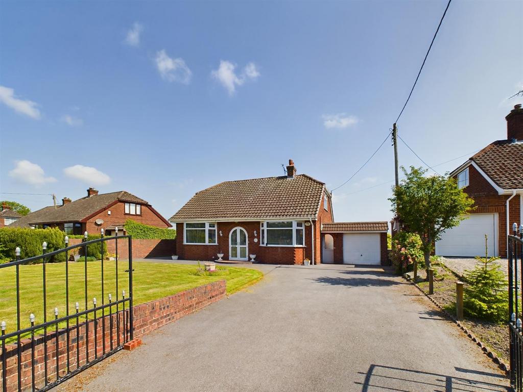 Halcog, Brymbo, Wrexham 4 bed detached house for sale £330,000