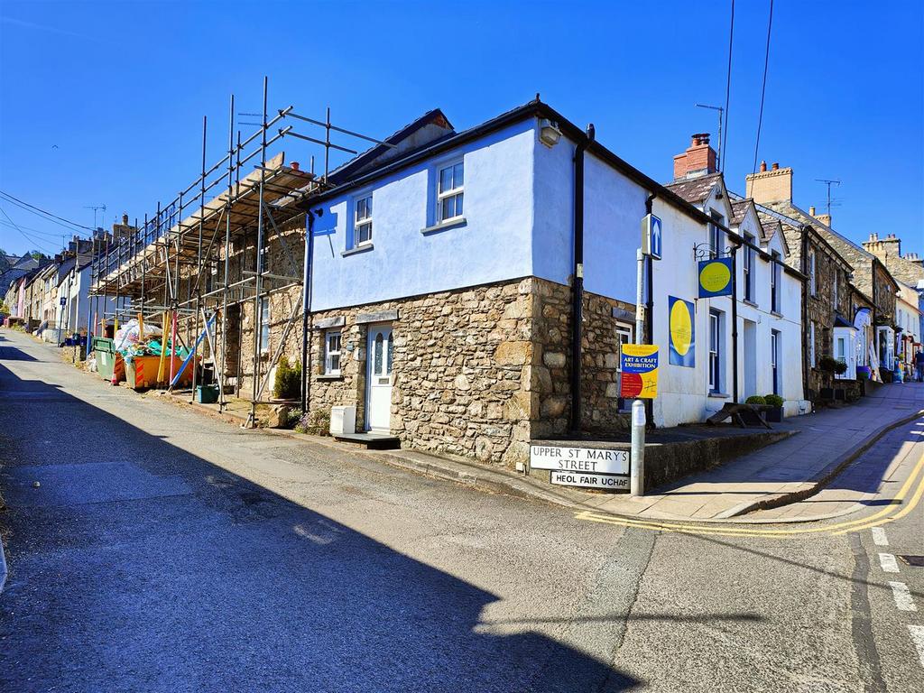Upper St. Mary Street, Newport 1 bed end of terrace house for sale £