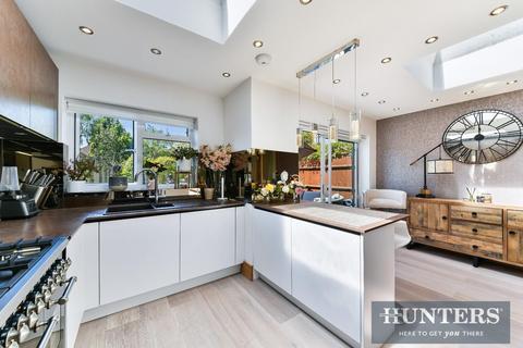 5 Park Close, Hounslow, TW3 2HN
