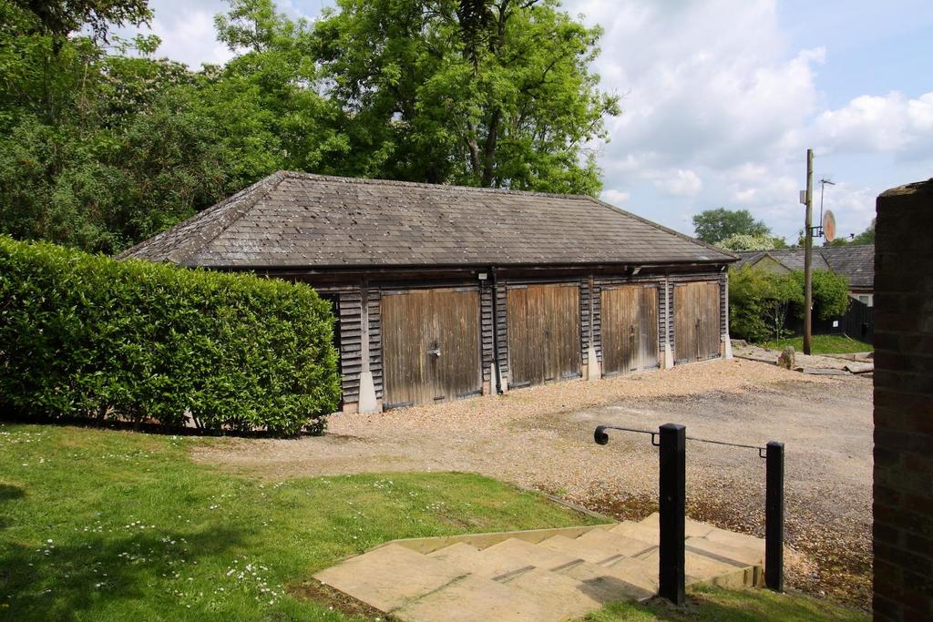 5 Fifehead Manor - Garage
