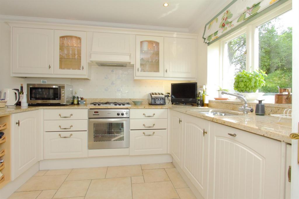 5 Fifehead Manor - Kitchen