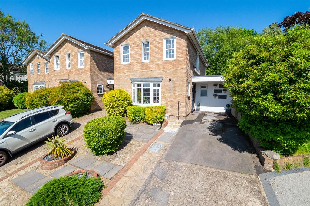 Kendal Gardens, Sutton 4 bed detached house for sale £700,000