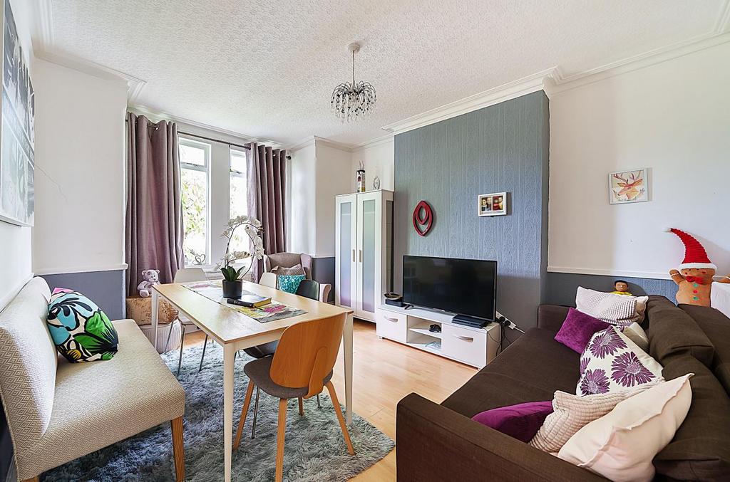 Deacon Road, London, NW2 3 bed flat for sale £425,000