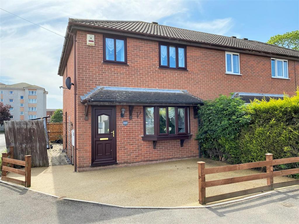 The Twitchell, Newark 3 bed semidetached house for sale £150,000