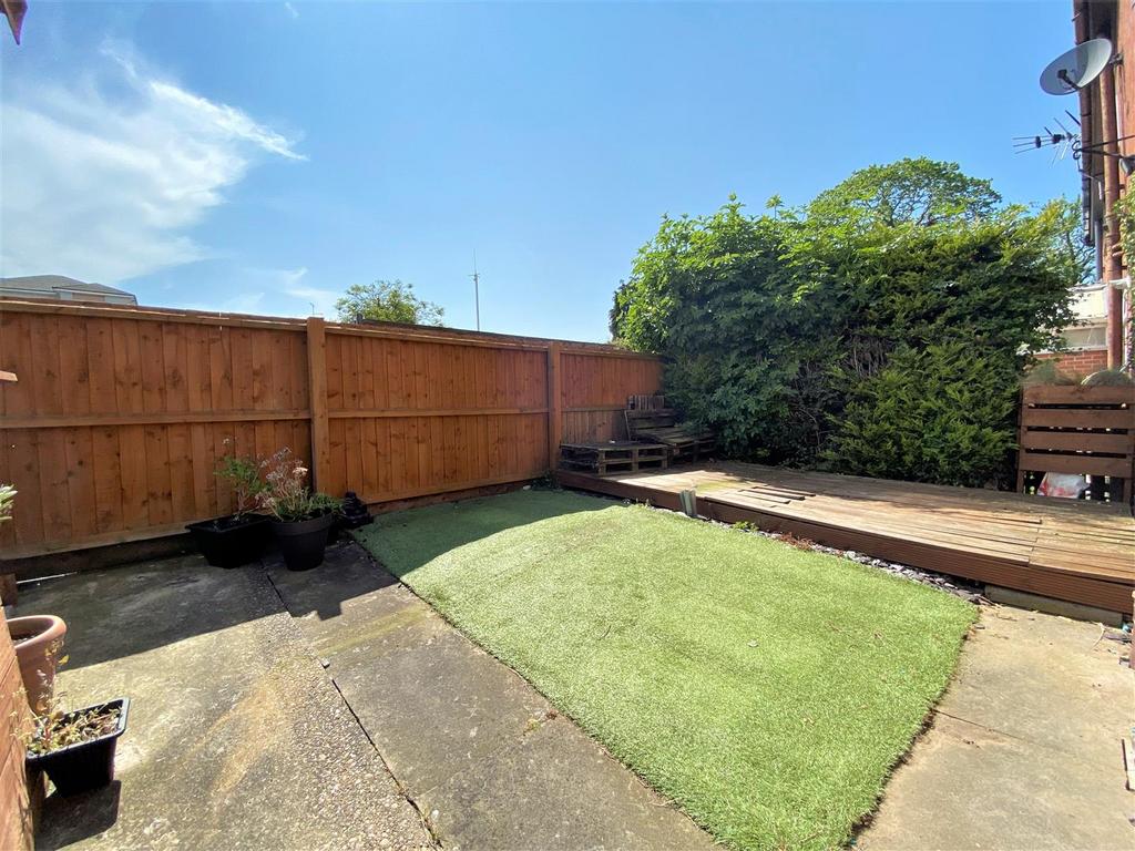 The Twitchell, Newark 3 bed semidetached house for sale £150,000
