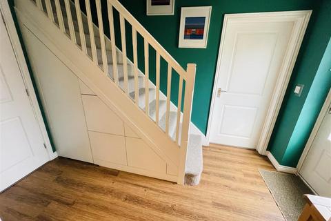 61 Brights Road, Nuneaton, CV10 9FN