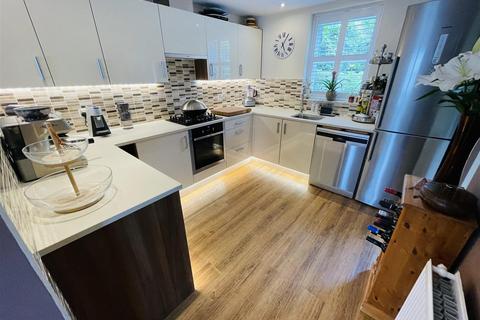 61 Brights Road, Nuneaton, CV10 9FN