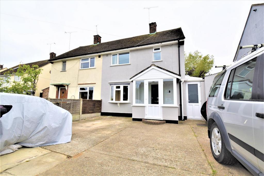 Rochford Garden Way, Rochford 3 bed semidetached house £340,000